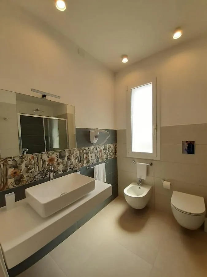 Coral Sand Bed And Breakfast 산비토로카포 0*,  이탈리아