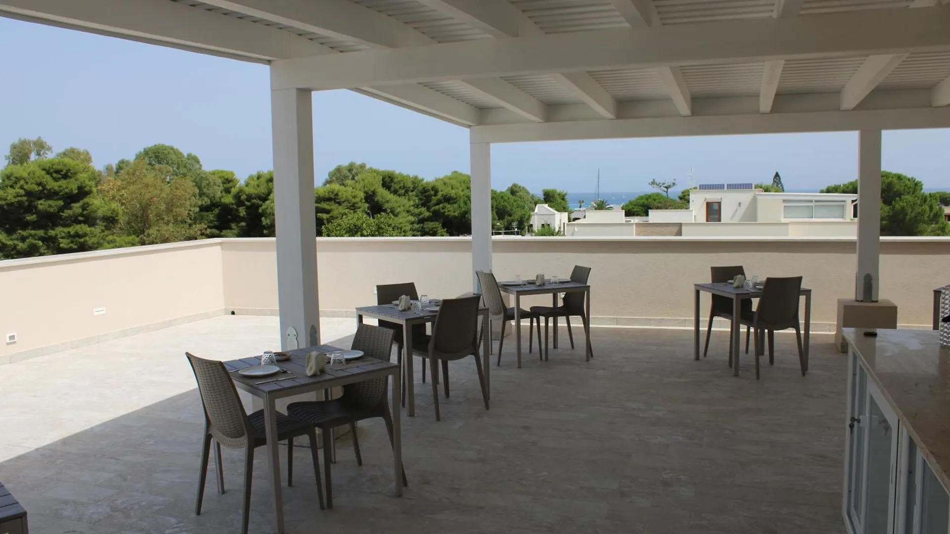 Coral Sand Bed And Breakfast 산비토로카포 B&B
